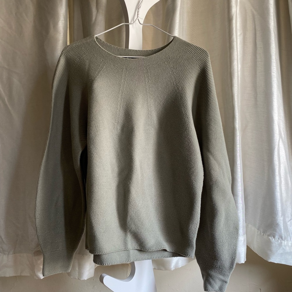 Uniqlo Green Balloon Sleeve Sweater